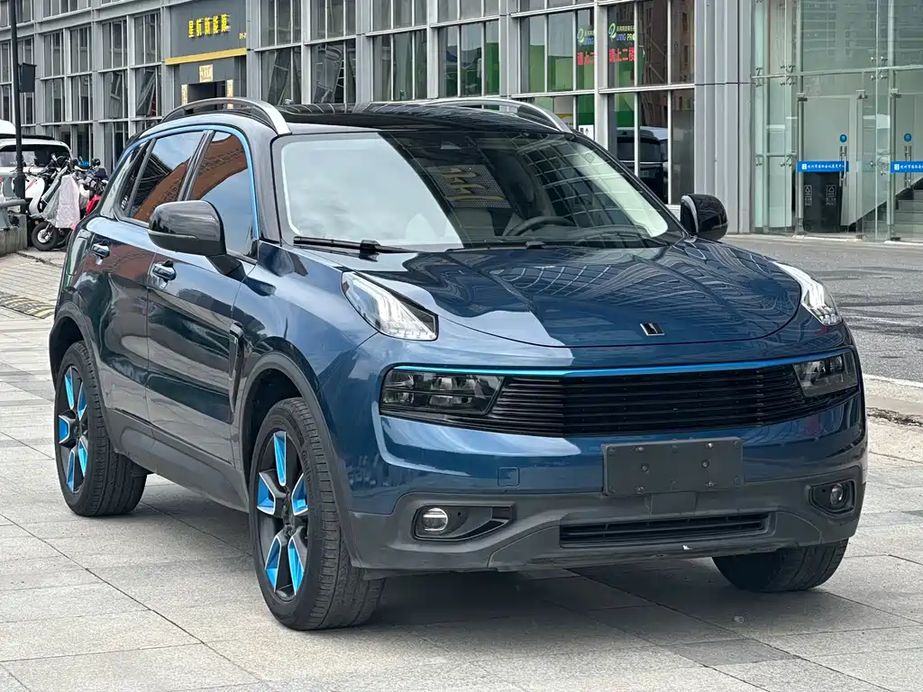 Lynk & Co 01 2017 2.0T 2WD Yao Pro Edition купить на сайте DeffCars