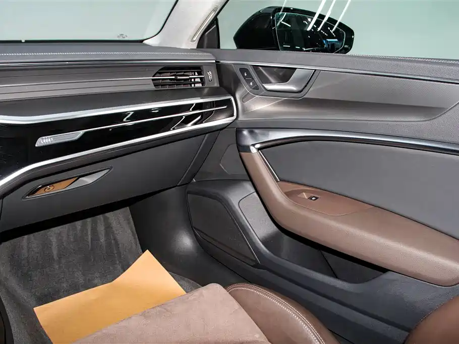 Audi A7L 2024 45TFSI S-line Dream Building Liquid Crystal Package купить на сайте DeffCars