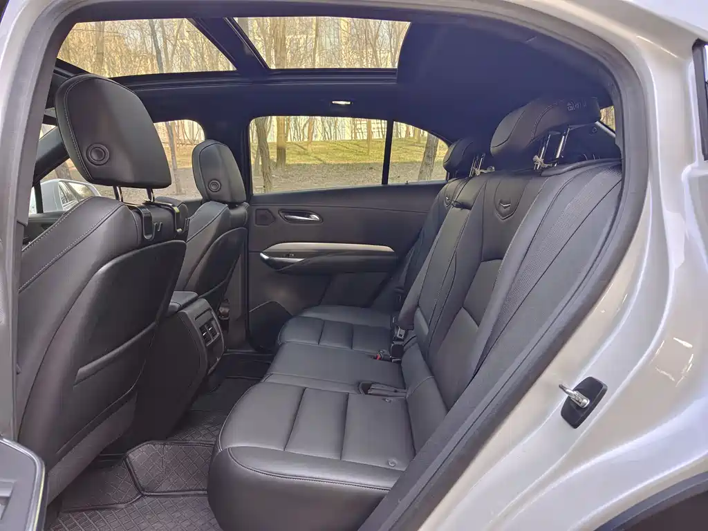 Cadillac XT4 2021 28T two-wheel drive leading model купить на сайте DeffCars