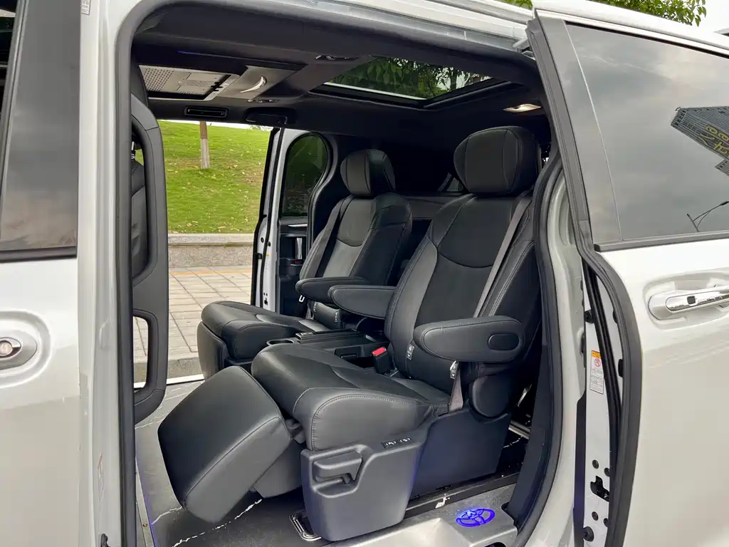 SIENNA 2021 2.5L Hybrid Extreme Edition купить на сайте DeffCars