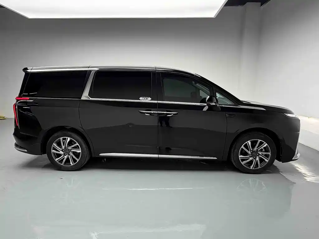 Maxus G90 2022 2.0T Nebula seven-seater version купить на сайте DeffCars
