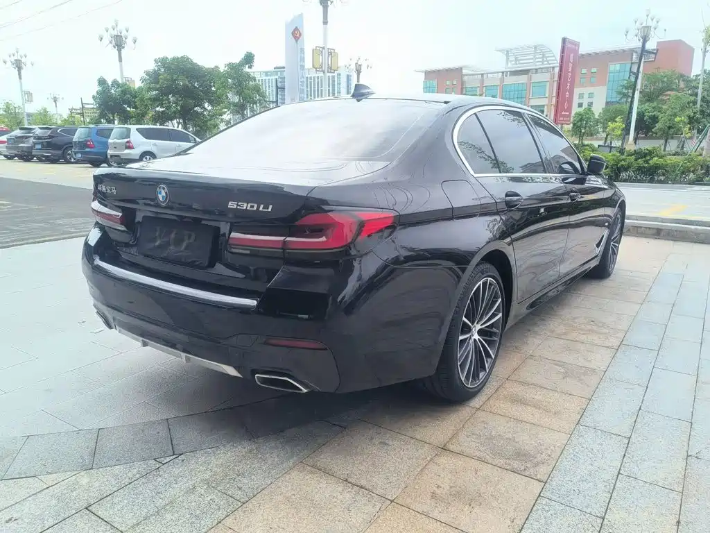 BMW 5 Series 2022 facelift 2 530Li leading M sports package купить на сайте DeffCars