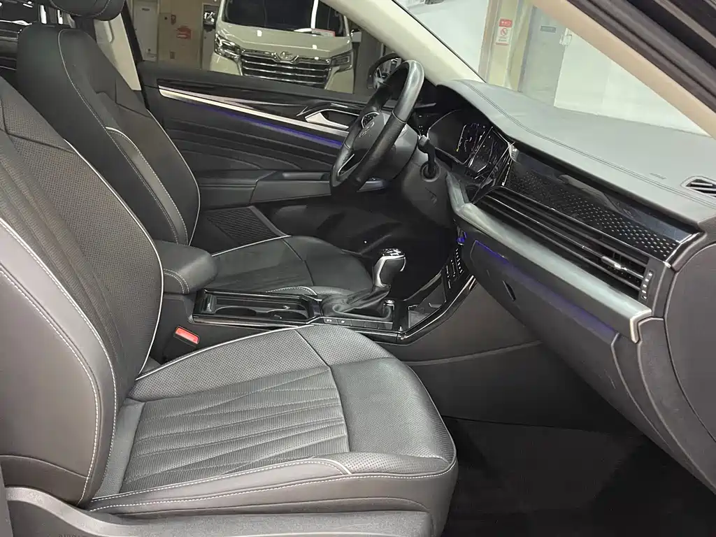 Passat 2023 330TSI Starry Sky Deluxe Edition купить на сайте DeffCars