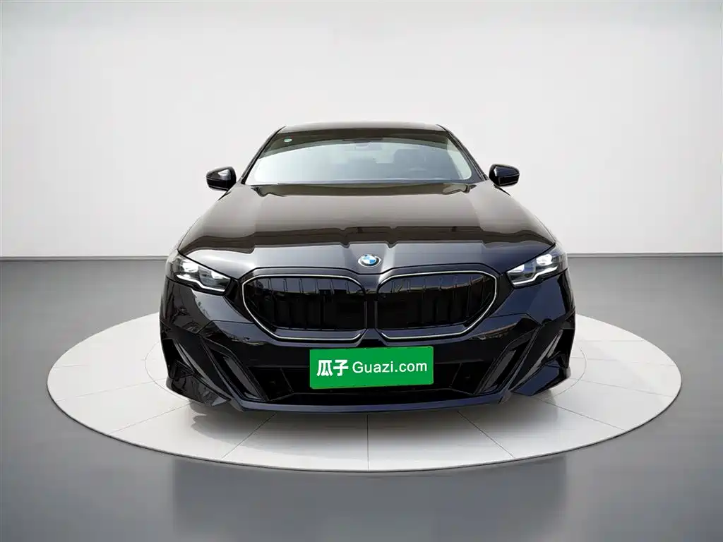 BMW 5 Series 2026 530Li Exclusive M Sports Package купить на сайте DeffCars