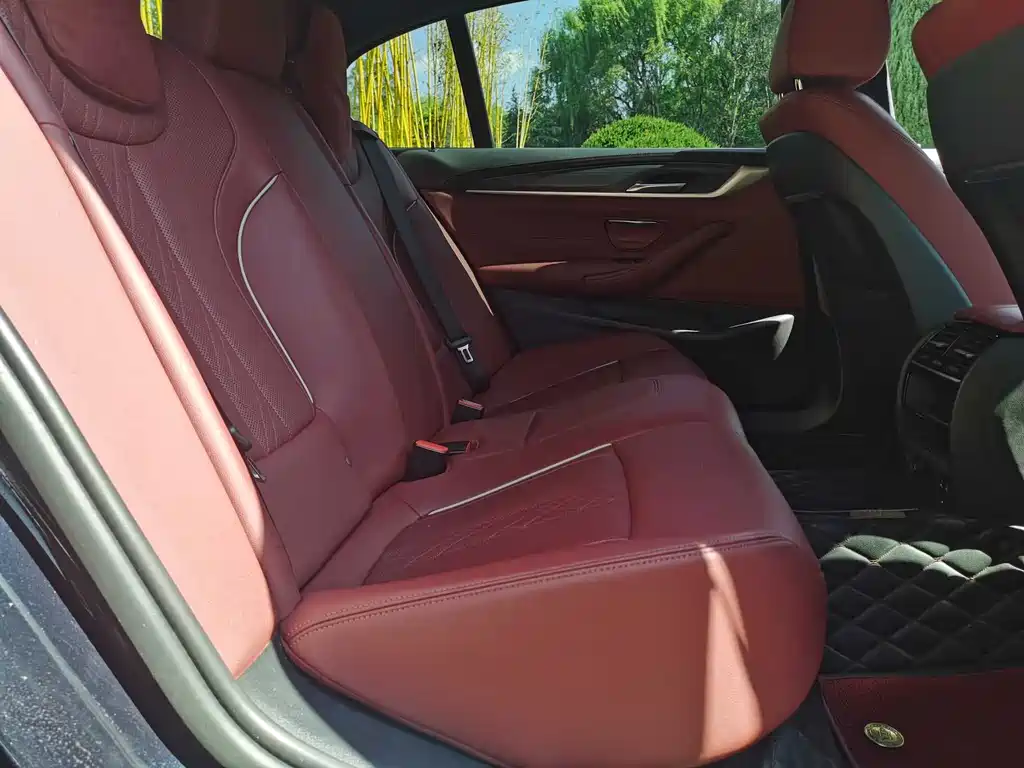 BMW 5 Series 2022 530Li Leading M Sports Package купить на сайте DeffCars