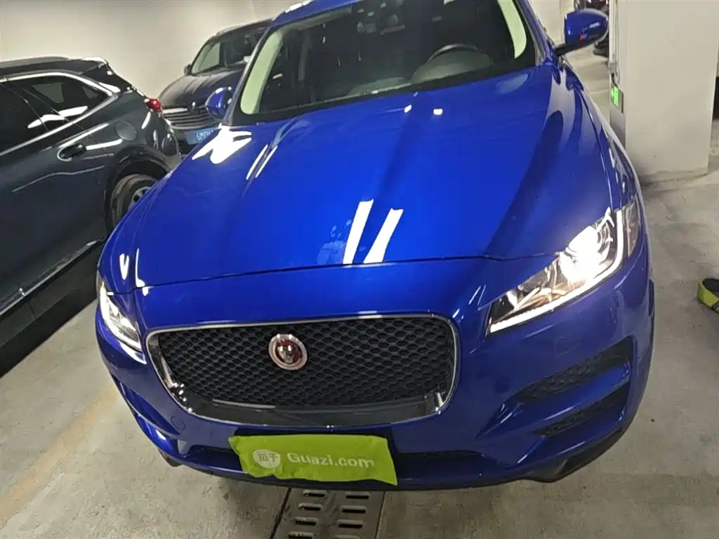 Jaguar F-PACE 2018 2.0T four-wheel drive urban exclusive edition купить на сайте DeffCars