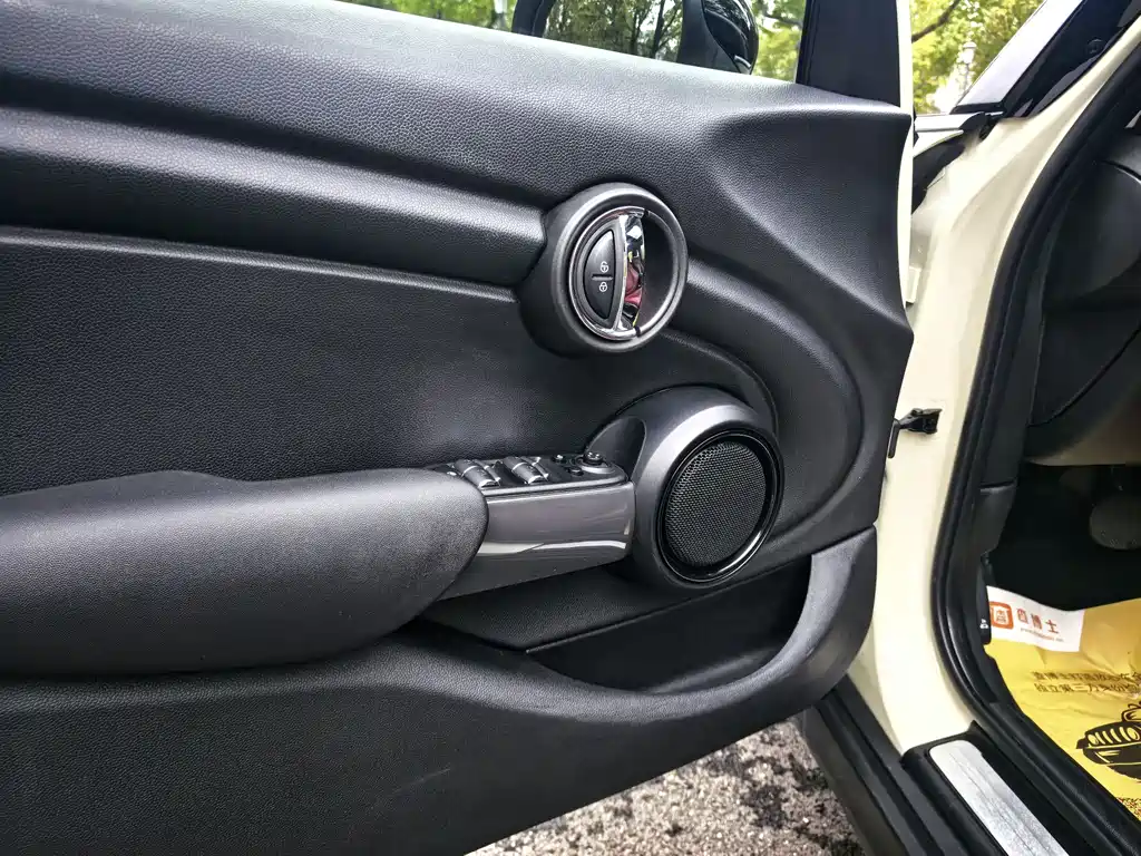 MINI 2018 1.5T COOPER Color Commemorative Edition Five-Door Edition купить на сайте DeffCars