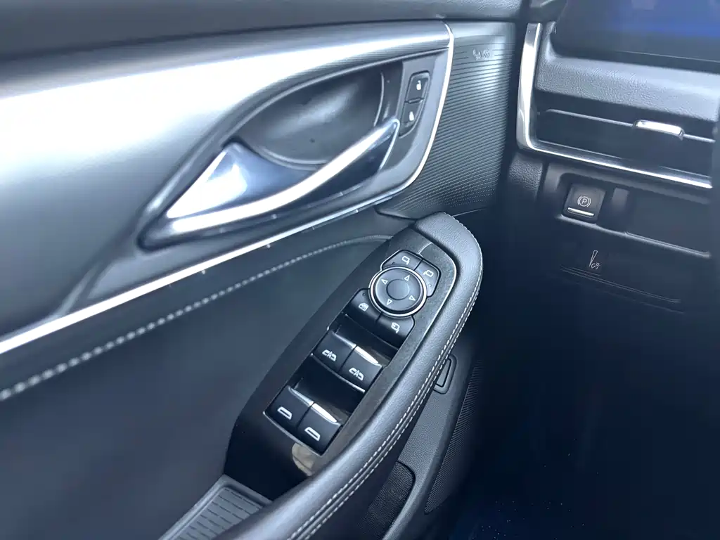 Cadillac CT5 2024 28T Luxury Pro купить на сайте DeffCars