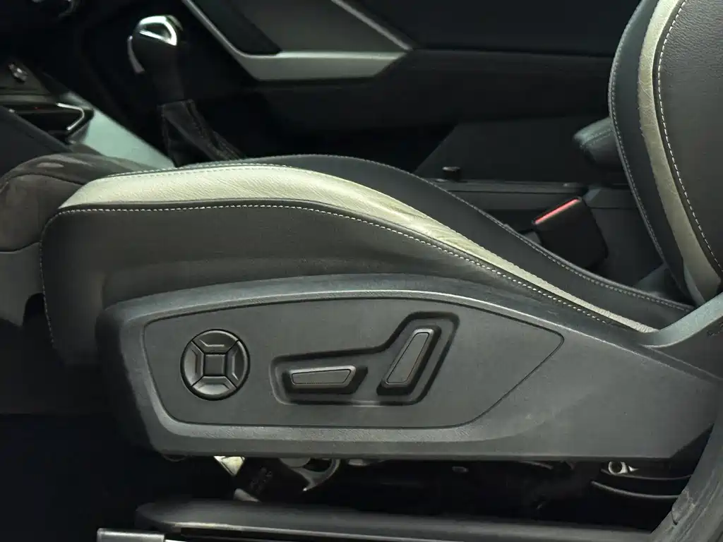 Audi Q3 2022 35 TFSI aggressive and dynamic купить на сайте DeffCars