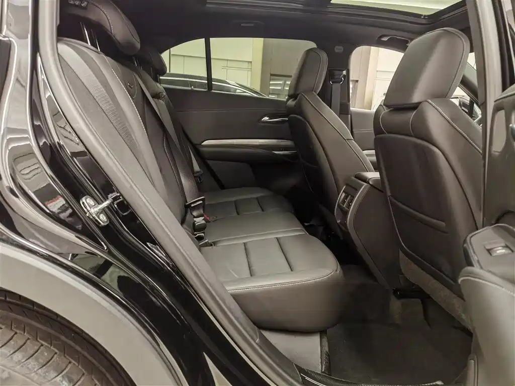 Cadillac XT4 2024 28T two-wheel drive premium model купить на сайте DeffCars