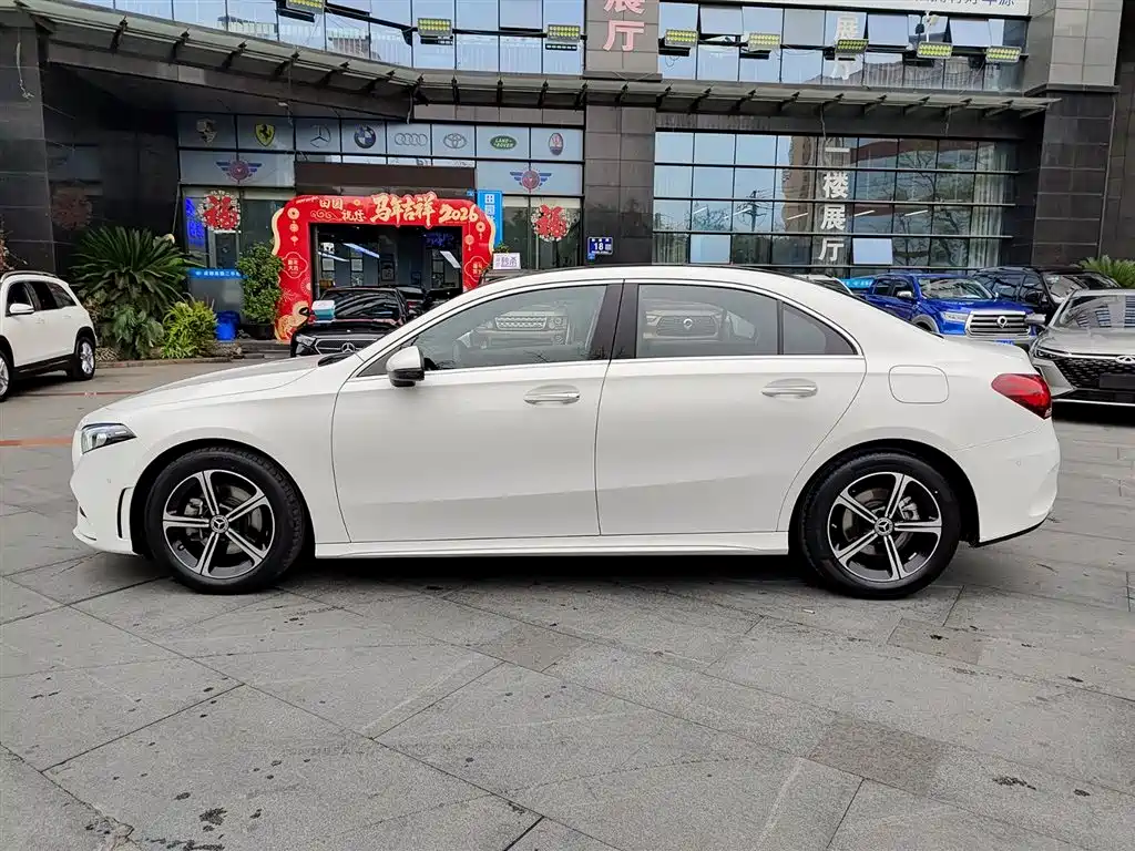 Mercedes-Benz A-Class 2022 Facelift Three A 200 L Sports Sedan Fashionable купить на сайте DeffCars