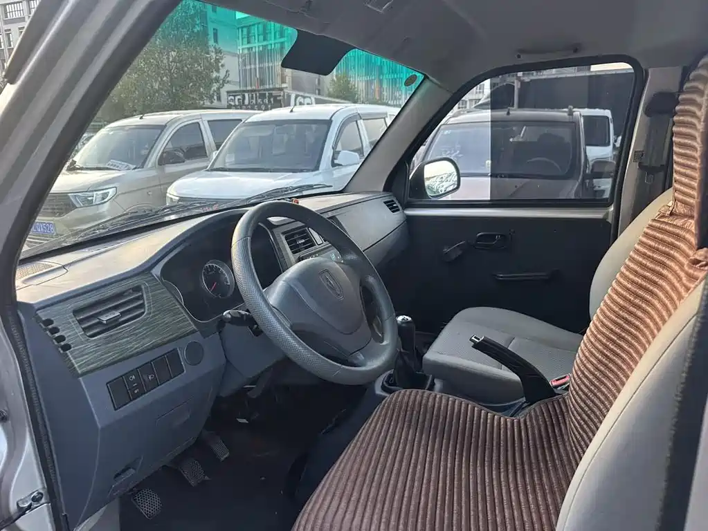 Hiace X30 2023 1.5L business van 2/5 seats air-conditioned version SWC15M купить на сайте DeffCars
