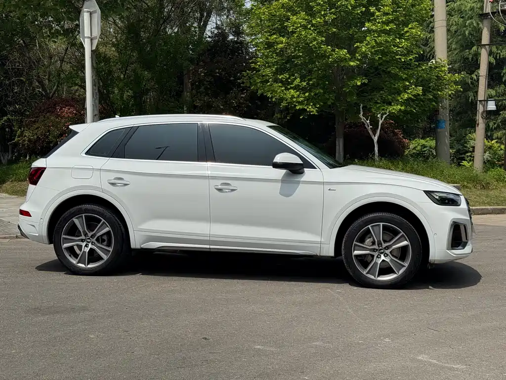 Audi Q5L 2022 45T luxury and dynamic model купить на сайте DeffCars