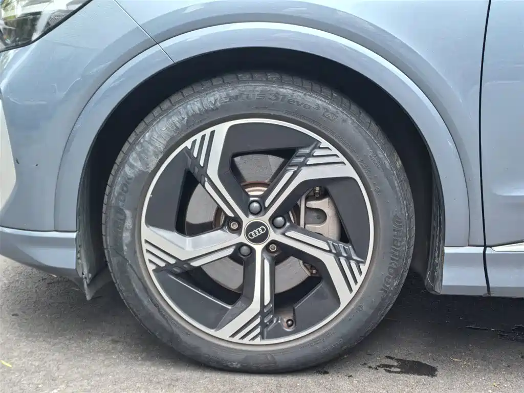 Audi Q4 e-tron 2023 50 e-tron quattro creation version купить на сайте DeffCars
