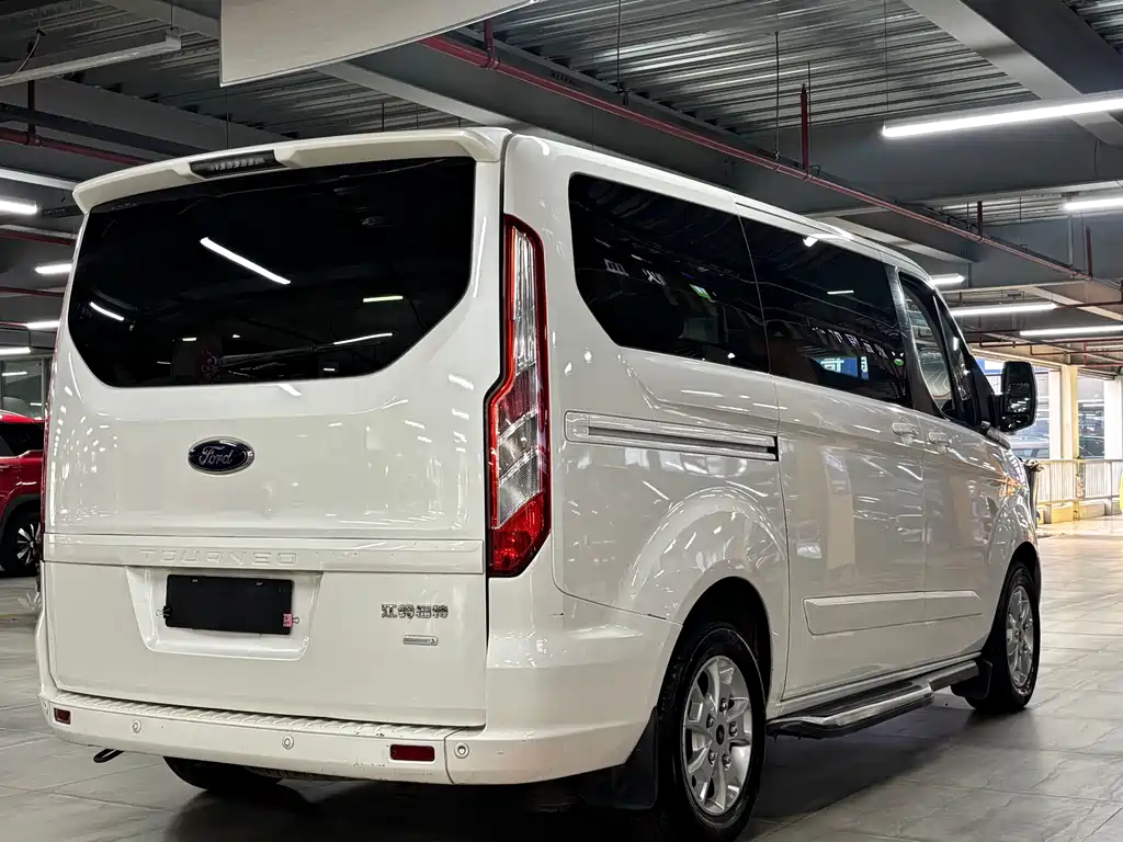 Tourio 2017 2.0T Automatic Fine Edition купить на сайте DeffCars