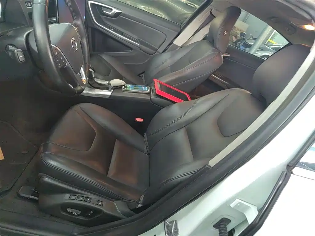 Volvo S60 2019 S60L T5 Zhiyuan Edition купить на сайте DeffCars