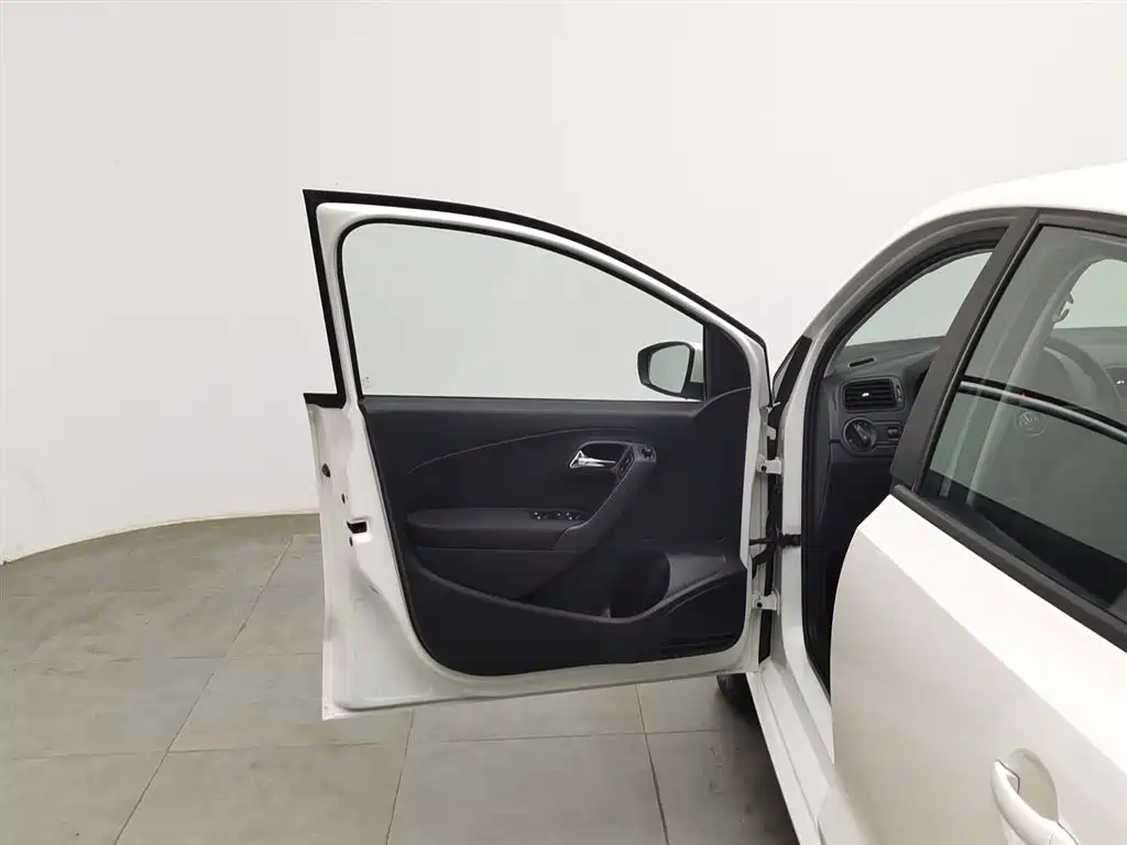 Polo 2018 1.5L manual safe driving model купить на сайте DeffCars