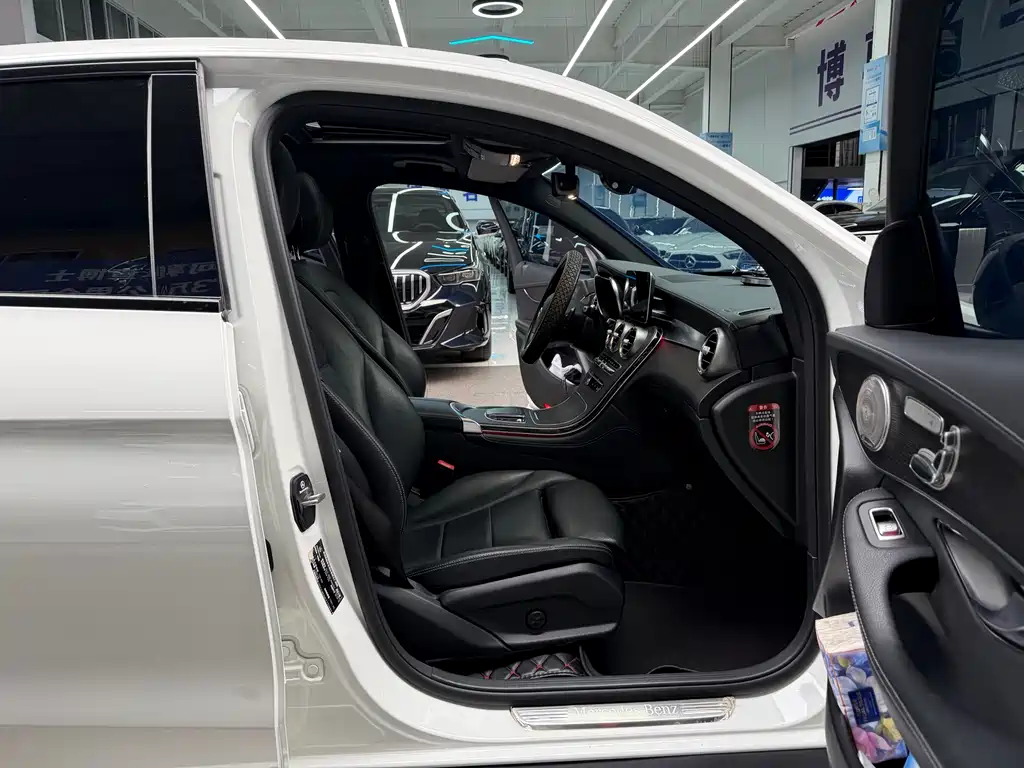 Mercedes-Benz GLC Coupe 2020 GLC 300 4MATIC Coupe SUV купить на сайте DeffCars