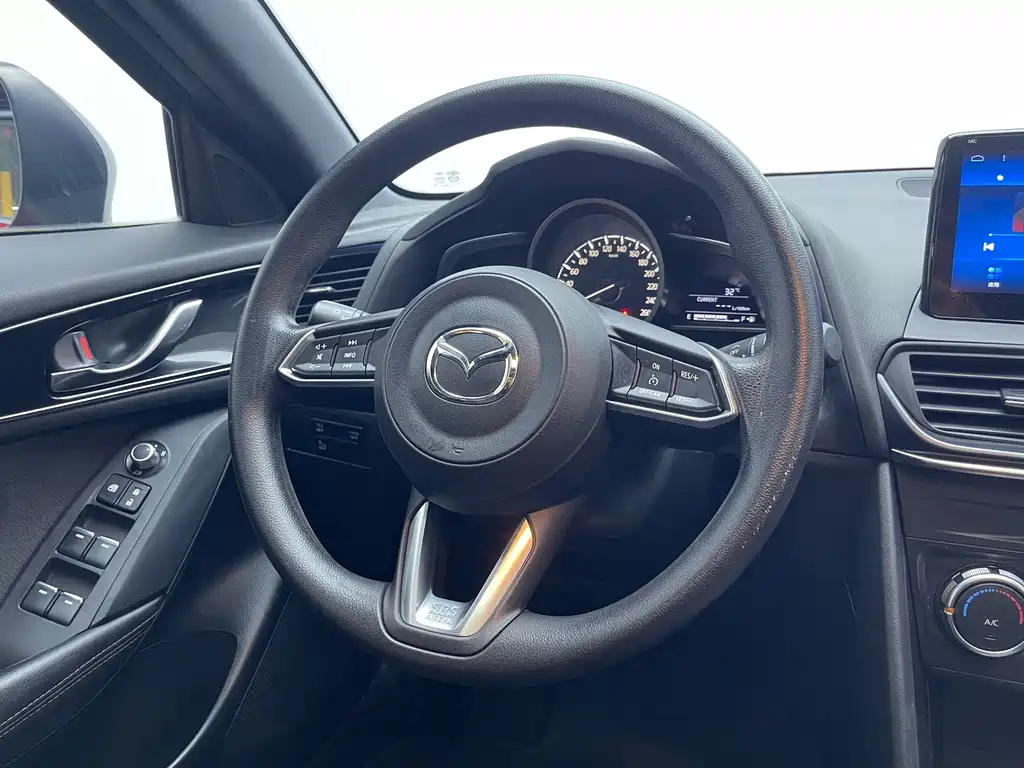Mazda CX-4 2020 2.0L automatic two-wheel drive Blue Sky Vibrant Edition купить на сайте DeffCars