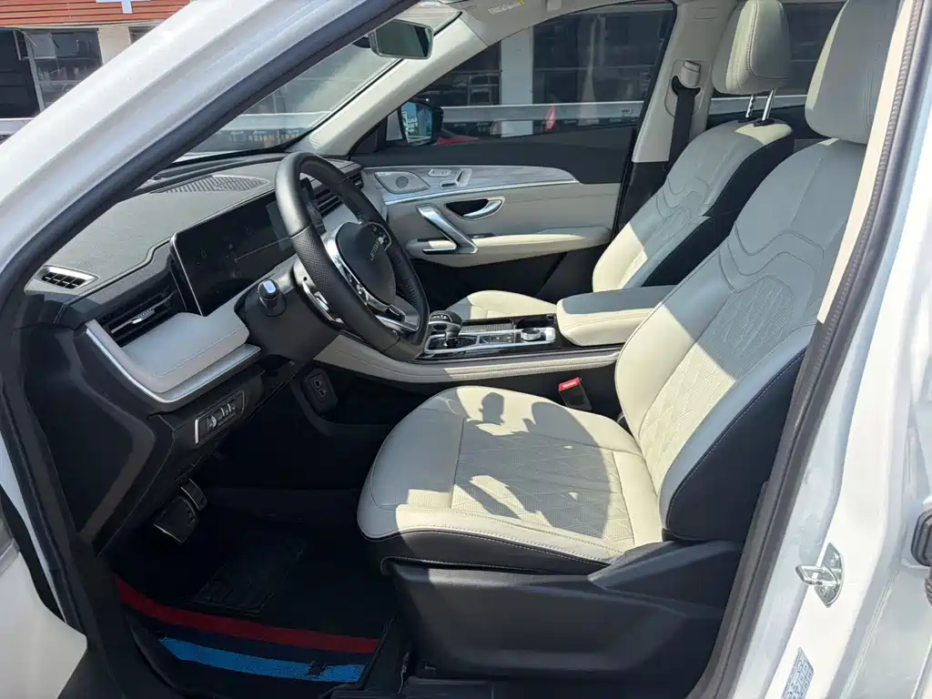 Jietu X70 PLUS 2023 2.0T DCT Powerful MAX 5-seater купить на сайте DeffCars