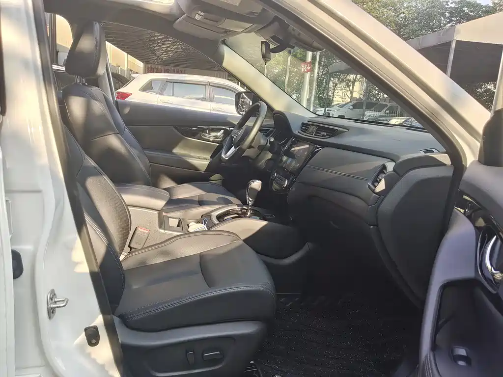 X-Trail 2022 facelift 2.0L 2WD Intelligent Link Premium Edition купить на сайте DeffCars