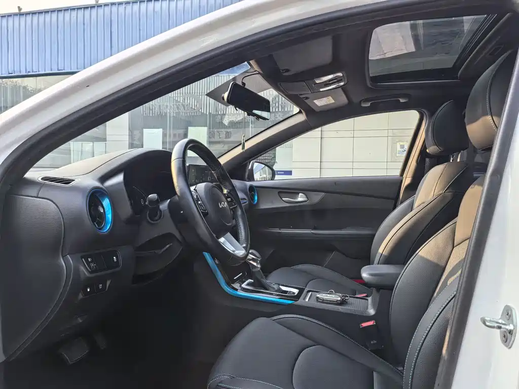 Kia K3 New Energy 2019 1.6L PHEV Comfort Edition купить на сайте DeffCars