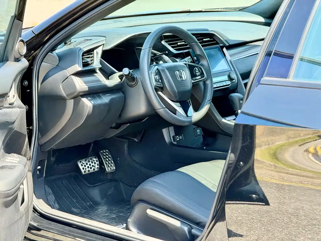 Civic 2021 HATCHBACK 220TURBO CVT cool control купить на сайте DeffCars