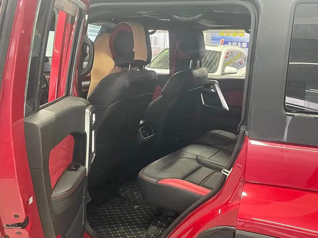 Beijing off-road BJ40 2020 2.0T automatic two-wheel drive city hunter version knight type купить на сайте DeffCars
