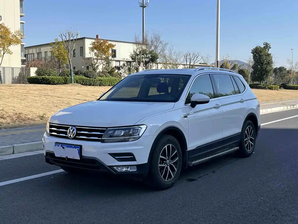 Tiguan L 2017 330TSI automatic two-wheel drive luxury version купить на сайте DeffCars