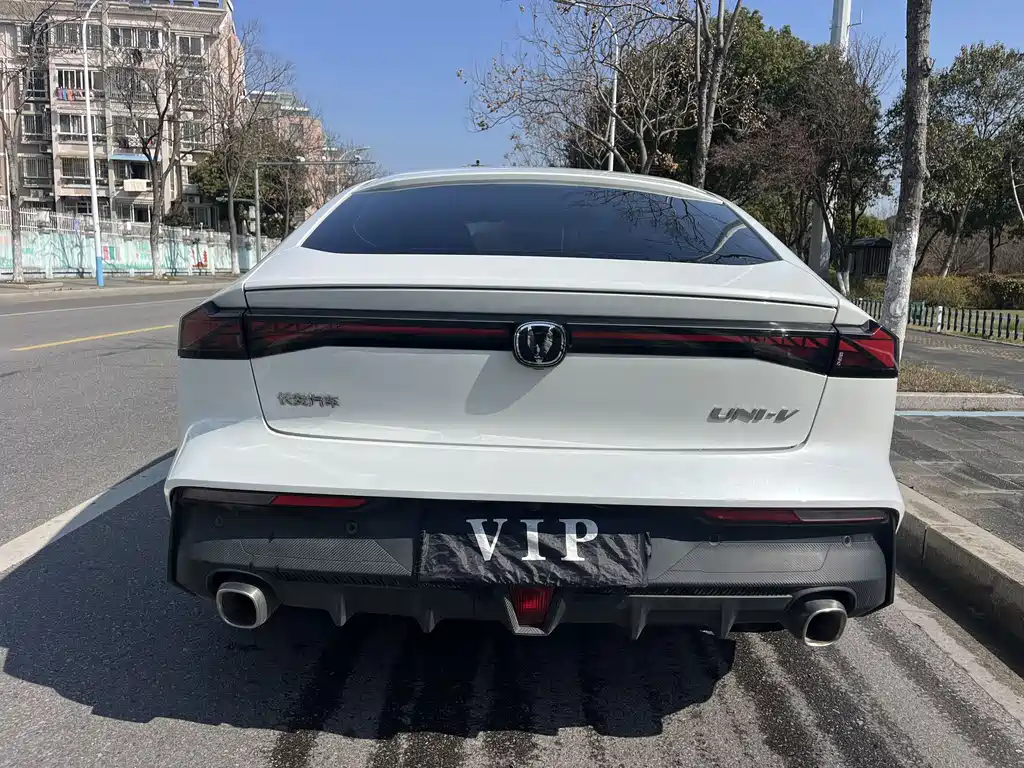 Changan UNI-V 2023 1.5T exclusive model купить на сайте DeffCars