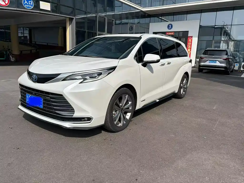 SIENNA 2023 2.5L Hybrid Extreme Edition купить на сайте DeffCars