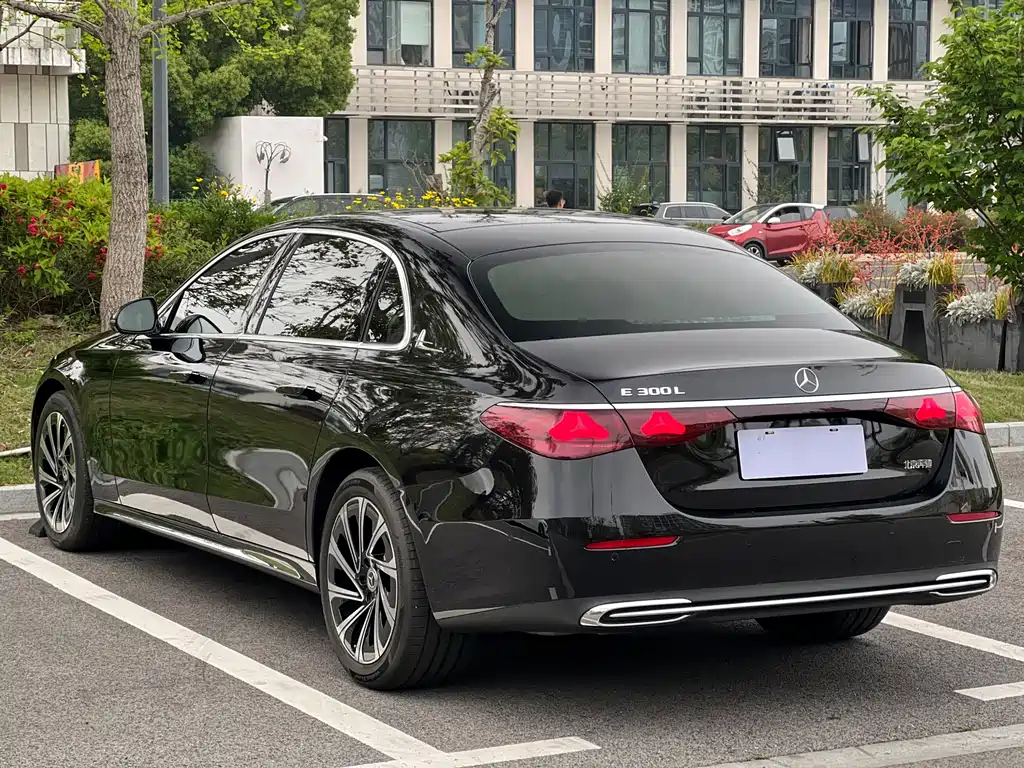 Mercedes-Benz E-Class 2024 E 300 L Luxury Model купить на сайте DeffCars
