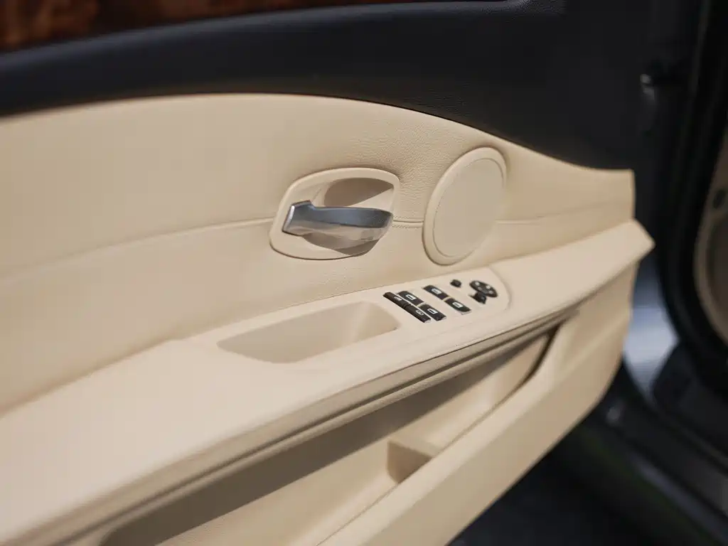 BMW 5 Series 2009 525Li Luxury Model купить на сайте DeffCars
