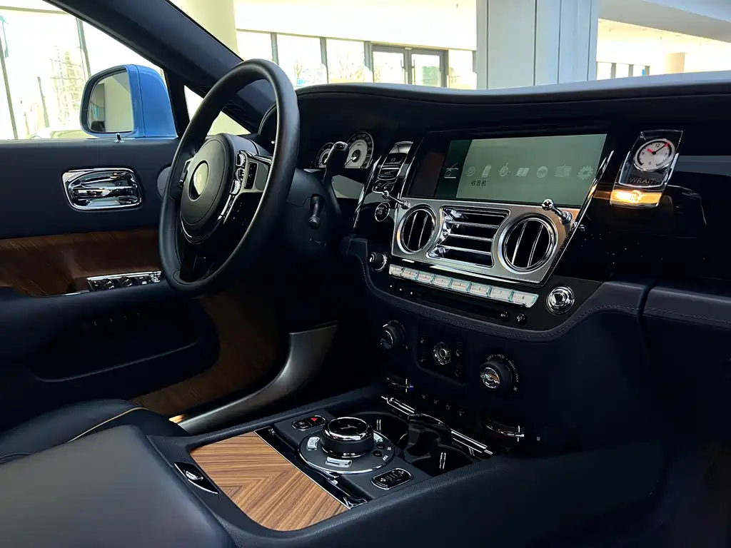 Phantom 2013 6.6T standard model купить на сайте DeffCars