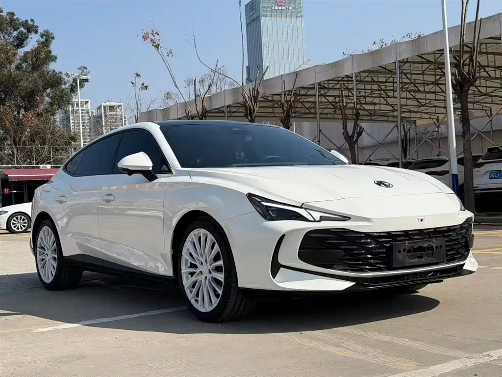 MG7 2023 2.0T Automatic Beauty Hunting Luxury Edition купить на сайте DeffCars