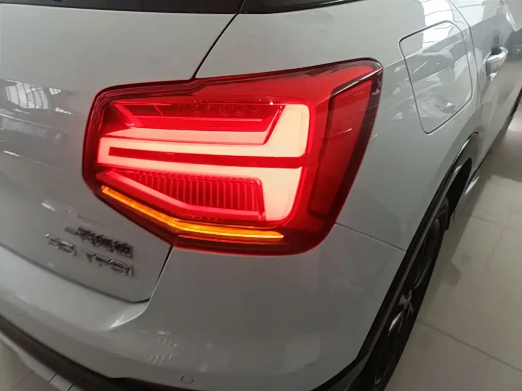 Audi Q2L 2018 35 TFSI Fashionable and Dynamic National VI купить на сайте DeffCars