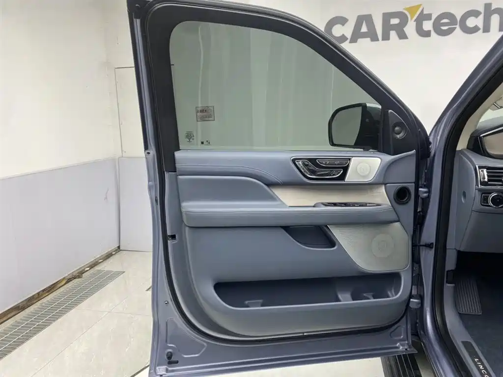 Navigator 2020 3.5T President Series купить на сайте DeffCars