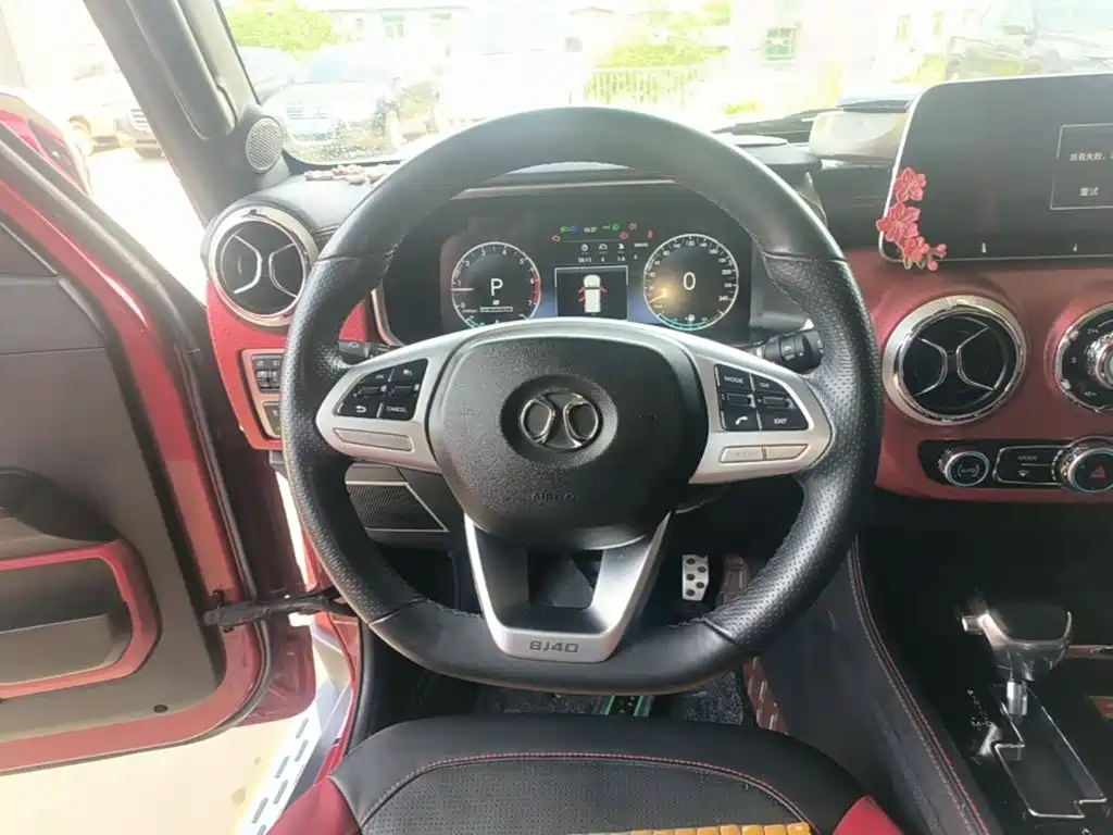 Beijing Off-Road BJ40 2019 PLUS 2.3T automatic four-wheel drive flagship version National VI купить на сайте DeffCars