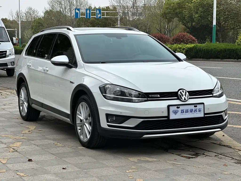 Golf imported 2019 1.8TSI travel version купить на сайте DeffCars