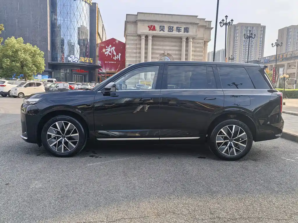 Trumpchi Yearning S9 2025 Qiankun UItra 6-seater купить на сайте DeffCars