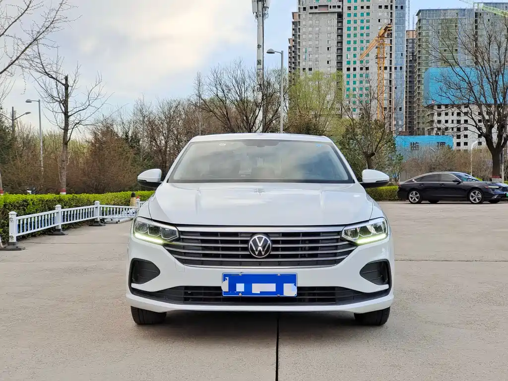 Lavida 2023 1.5L automatic Deyi version купить на сайте DeffCars