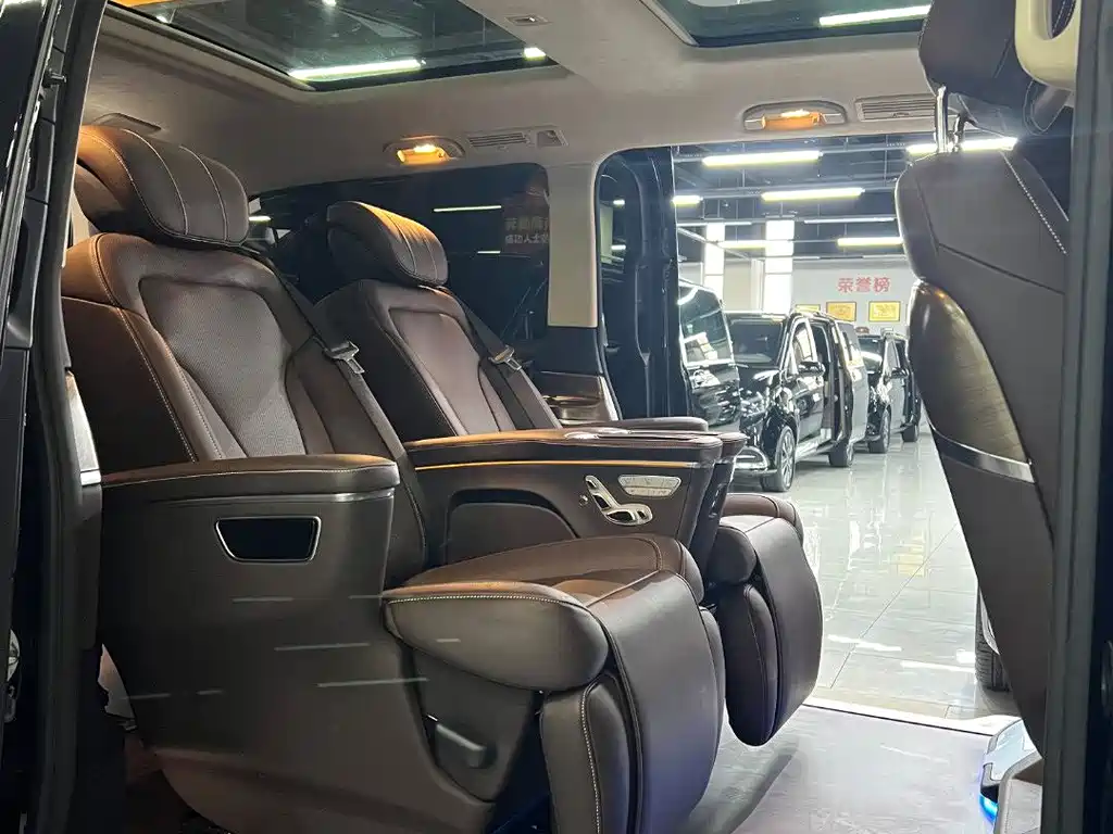 Mercedes-Benz V-Class 2022 V 260 L Long Wheelbase Luxury Edition купить на сайте DeffCars