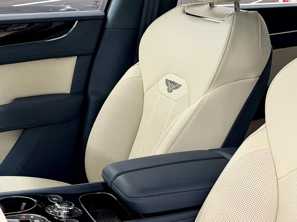 Bentayga 2026 4.0T V8 купить на сайте DeffCars