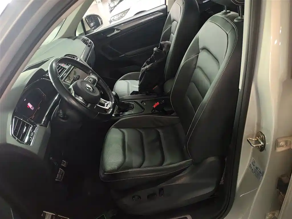 Tiguan L 2021 330TSI automatic two-wheel drive R-Line flagship version купить на сайте DeffCars