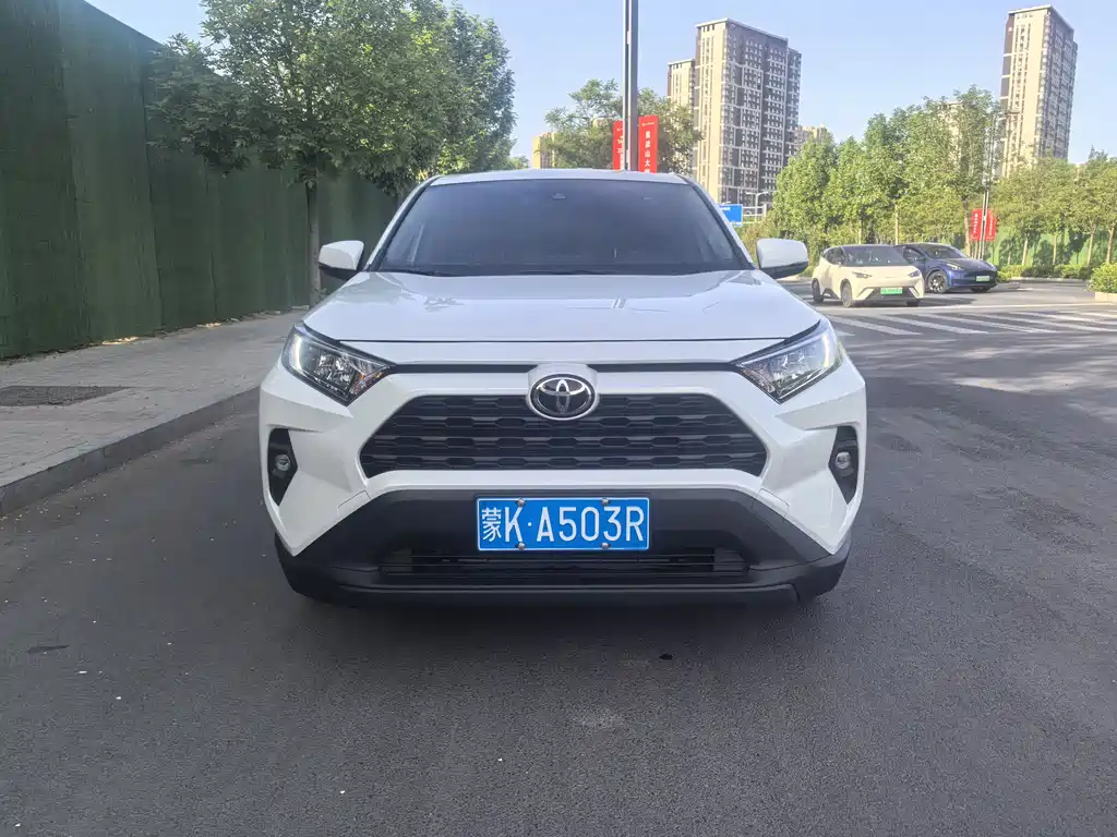 RAV4 Rongfang 2024 2.0L CVT two-wheel drive urban version купить на сайте DeffCars