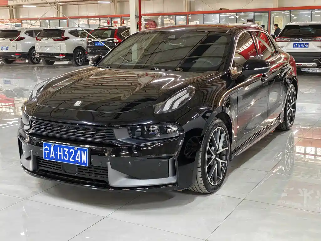 Lynk & Co 03 2022 1.5TD DCT Pro купить на сайте DeffCars