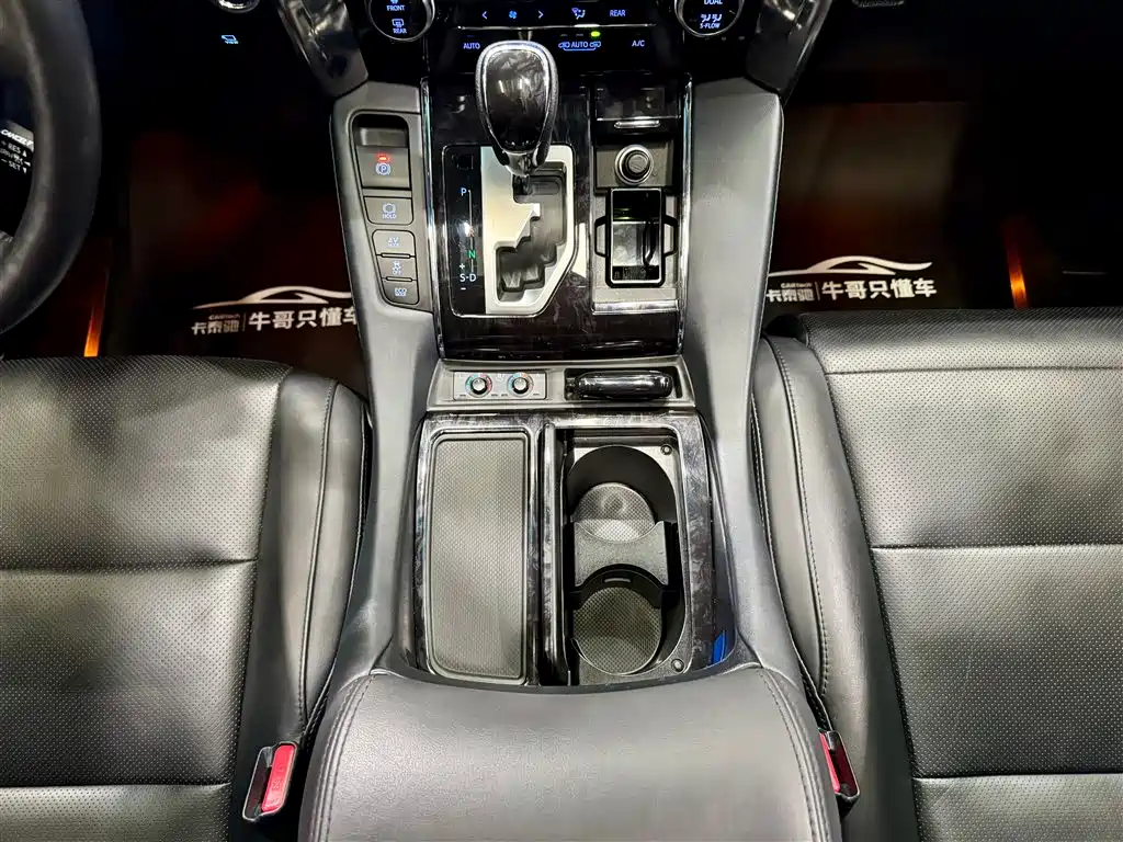 Wilfa 2021 Crown Dual Engine 2.5L HV Deluxe Edition купить на сайте DeffCars