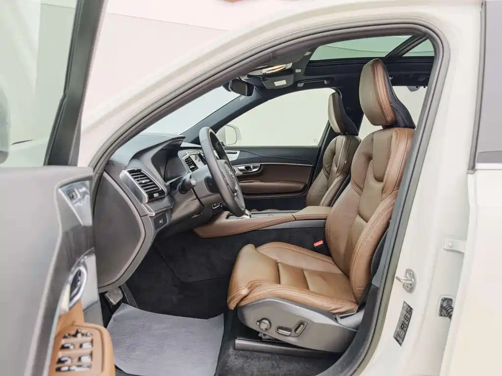Volvo XC90 2023 B6 Zhiya Luxury Edition 7 seats купить на сайте DeffCars