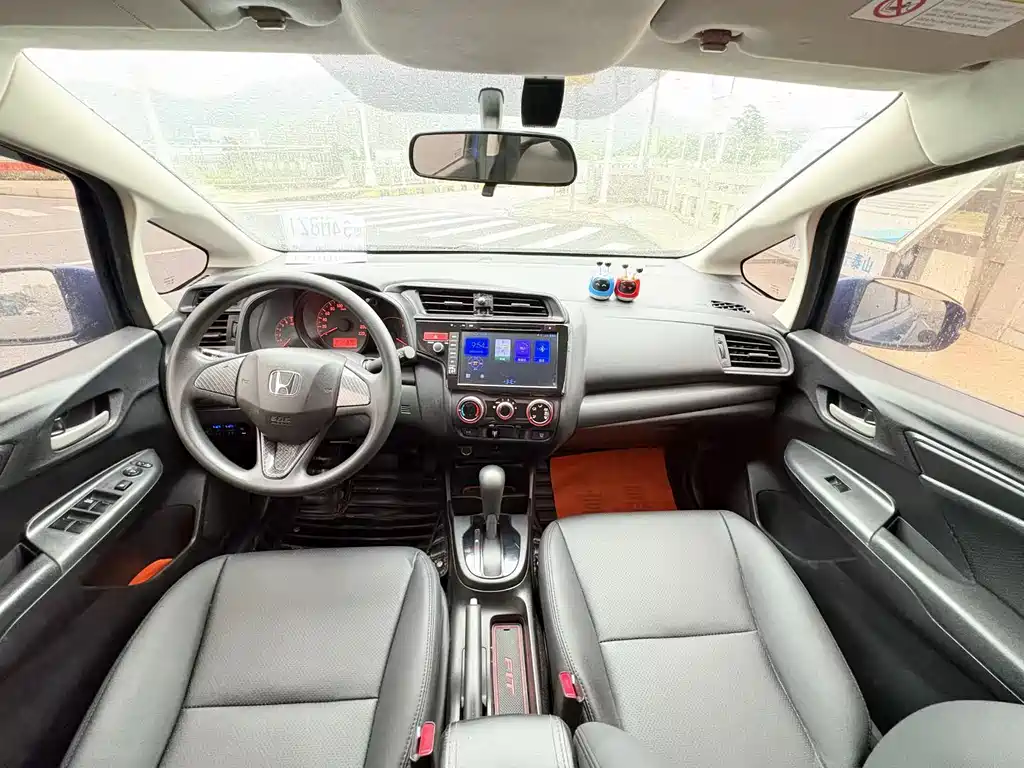 Fit 2016 1.5L LX CVT comfort model купить на сайте DeffCars