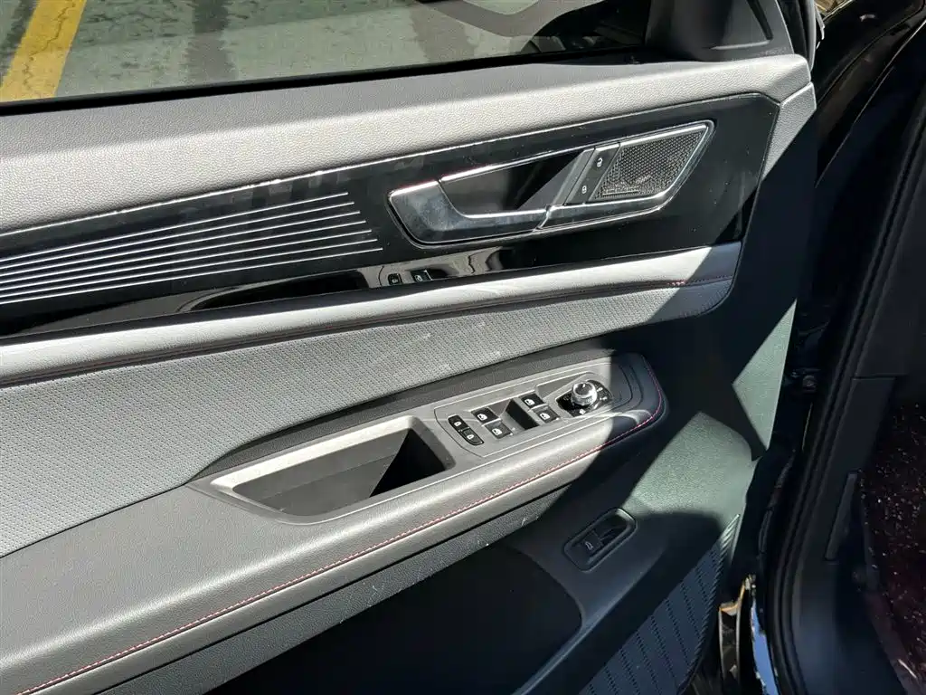 Touron 2023 facelift 380TSI four-wheel drive supreme flagship version купить на сайте DeffCars